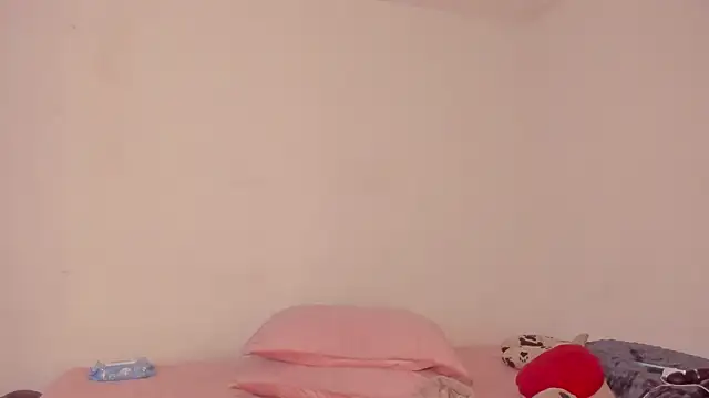Snapshot of karely_laurent chatting on May 2026 01:58:02 AM karely laurent online show from May 2026 01:58:02 AM