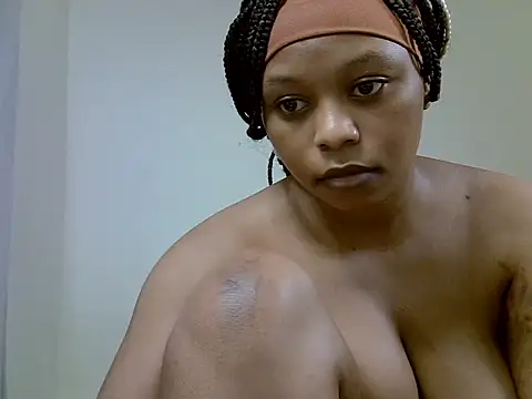 Snapshot of BIGASS_DIANAH chatting on June 2026 05:17:02 PM BIGASS DIANAH online show from June 2026 05:17:02 PM