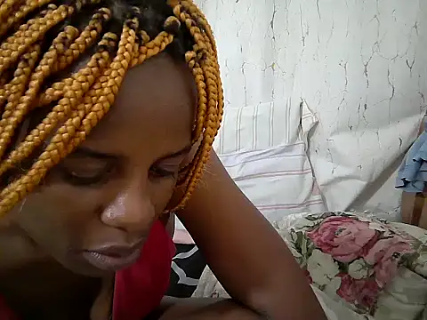Snapshot of queen_beev chatting on June 2026 06:55:02 AM queen beev online show from June 2026 06:55:02 AM