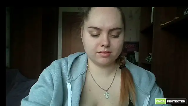Snapshot of SoftHypnose chatting on May 2026 06:10:02 AM SoftHypnose online show from May 2026 06:10:02 AM