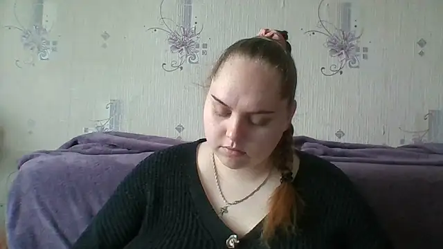 Snapshot of SoftHypnose chatting on May 2026 12:01:02 PM SoftHypnose online show from May 2026 12:01:02 PM
