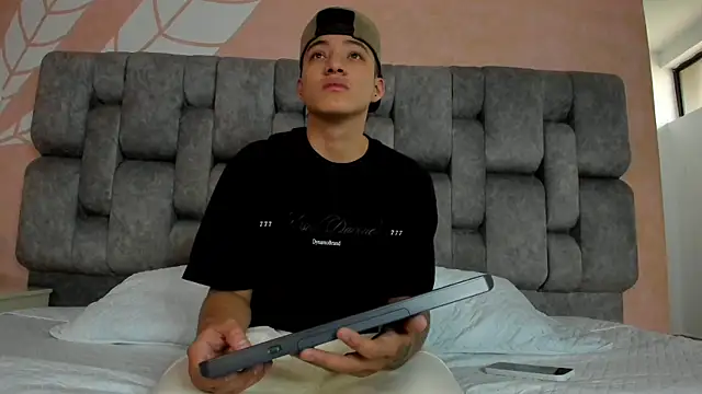 wesley boyy  online show from May 2026 08:40:02 PM