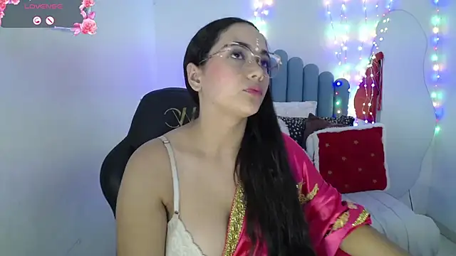 Snapshot of farah_samira chatting on June 2026 11:54:02 AM farah samira online show from June 2026 11:54:02 AM