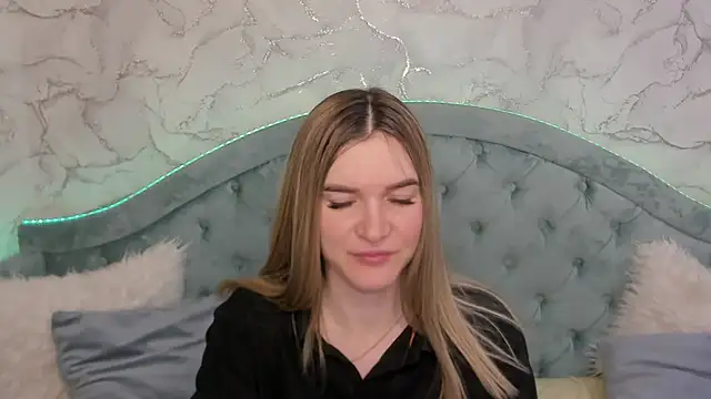 RoxyReignn online show from May 2026 10:55:01 PM