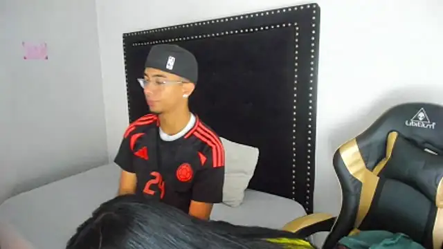 LoganNRose online show from June 2026 02:50:01 AM