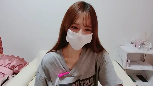 Snapshot of aoi_lol chatting on June 2026 06:47:02 AM aoi lol online show from June 2026 06:47:02 AM