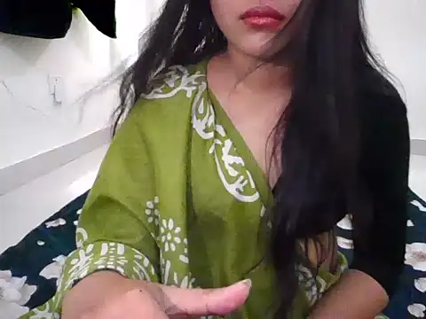 Snapshot of Aalya_B chatting on June 2026 08:41:01 AM Aalya B online show from June 2026 08:41:01 AM