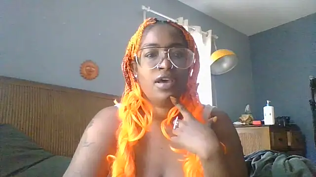 Snapshot of CloverGirlxo chatting on June 2026 04:09:01 PM CloverGirlxo online show from June 2026 04:09:01 PM