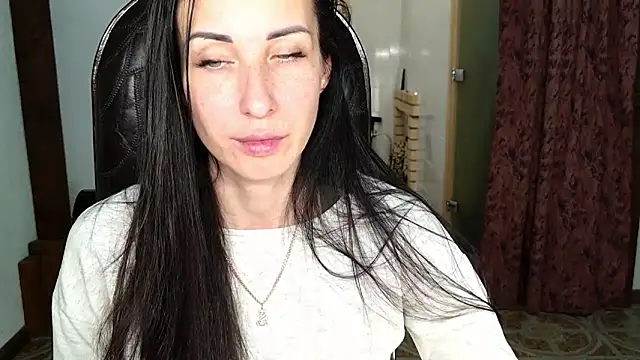 BouncySweety online show from November 2025 07:58:01 PM