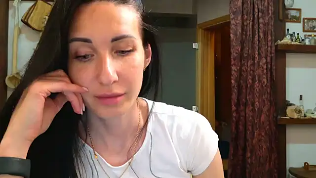 Snapshot of BouncySweety chatting on May 2026 07:00:02 PM BouncySweety online show from May 2026 07:00:02 PM