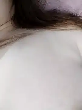 YoenLyy online show from June 2026 02:22:02 AM