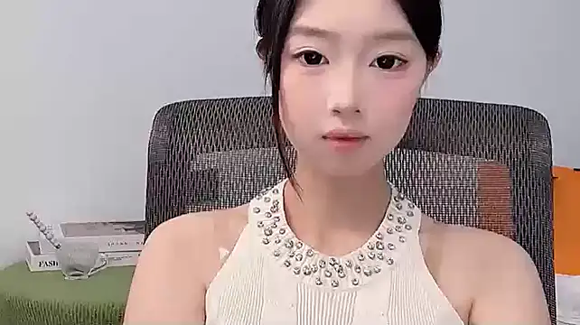 Snapshot of Yoyo33355 chatting on May 2026 02:53:01 AM Yoyo33355 online show from May 2026 02:53:01 AM
