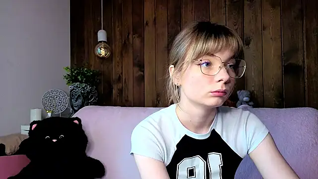 Snapshot of IvoryPesante chatting on June 2026 09:08:02 AM IvoryPesante online show from June 2026 09:08:02 AM