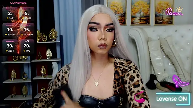Snapshot of FuckingDollz chatting on June 2026 04:04:01 AM FuckingDollz online show from June 2026 04:04:01 AM