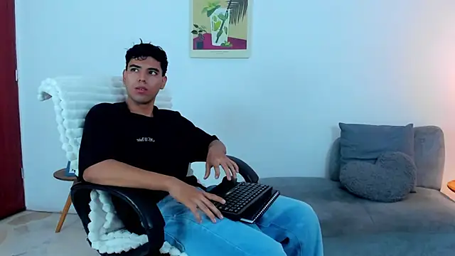 Snapshot of Damian_Rodriiguez chatting on May 2026 12:24:02 PM Damian Rodriiguez online show from May 2026 12:24:02 PM