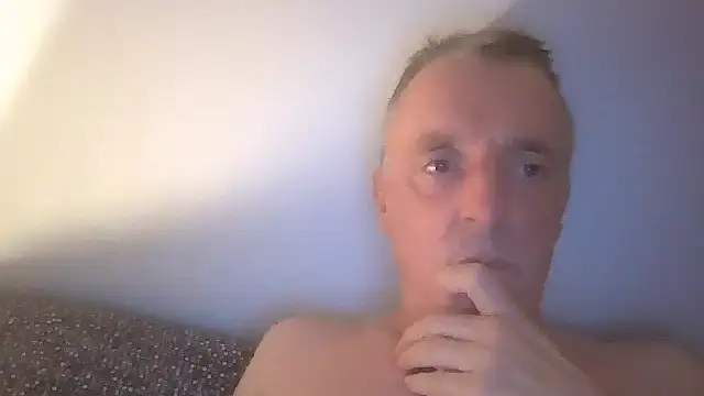 Snapshot of coucou9423 chatting on May 2026 02:09:02 AM coucou9423 online show from May 2026 02:09:02 AM