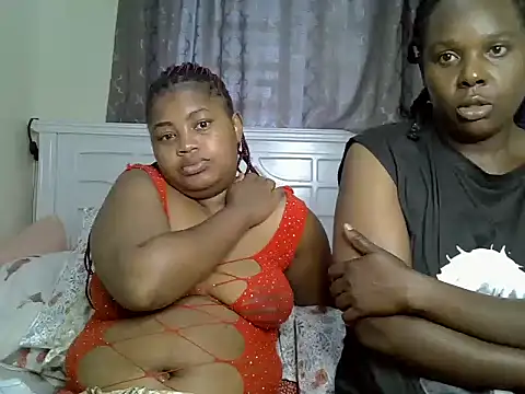 Snapshot of Sue_pretty00 chatting on May 2026 11:50:02 AM Sue pretty00 online show from May 2026 11:50:02 AM