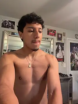 Snapshot of latino_switch chatting on June 2026 05:06:01 PM latino switch online show from June 2026 05:06:01 PM