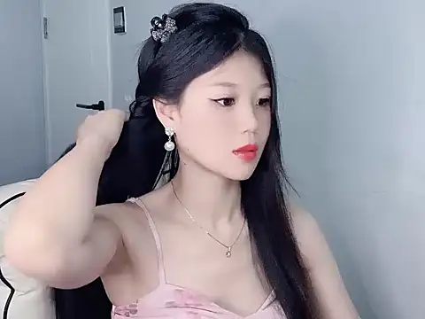 Xiaoxun712 online show from May 2026 04:43:02 AM