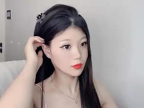 Xiaoxun712 online show from May 2026 12:02:02 PM
