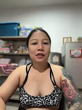 Snapshot of LINDA_HD chatting on June 2026 04:05:01 PM LINDA HD online show from June 2026 04:05:01 PM