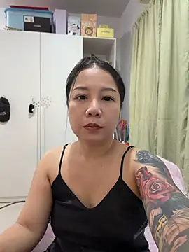 Snapshot of LINDA_HD chatting on July 2026 01:30:01 PM LINDA HD online show from July 2026 01:30:01 PM