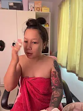 Snapshot of LINDA_HD chatting on July 2026 05:34:01 AM LINDA HD online show from July 2026 05:34:01 AM