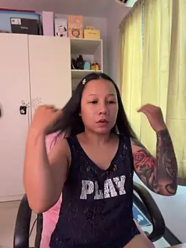 Snapshot of LINDA_HD chatting on July 2026 03:02:01 AM LINDA HD online show from July 2026 03:02:01 AM