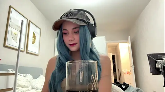 Snapshot of elfLiana chatting on May 2026 04:47:01 PM elfLiana online show from May 2026 04:47:01 PM