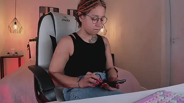 Snapshot of Calipso_Savage chatting on June 2026 08:48:02 AM Calipso Savage online show from June 2026 08:48:02 AM
