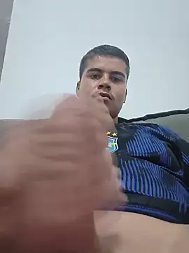 gutof19 online show from May 2026 10:28:02 PM