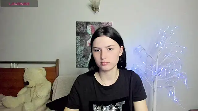 Kira Devi online show from May 2026 07:10:02 PM