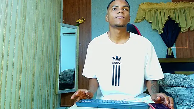 Snapshot of artur_collins_ chatting on May 2026 09:12:01 PM artur collins online show from May 2026 09:12:01 PM