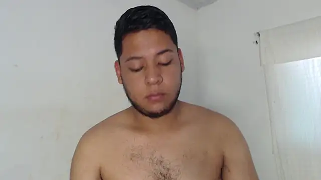 Snapshot of nicolas_cr1 chatting on May 2026 07:44:01 PM nicolas cr1 online show from May 2026 07:44:01 PM
