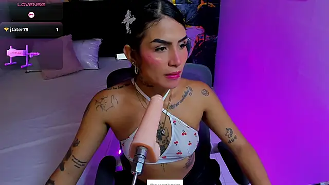 Snapshot of Alanna_Wild chatting on June 2026 06:46:02 PM Alanna Wild online show from June 2026 06:46:02 PM