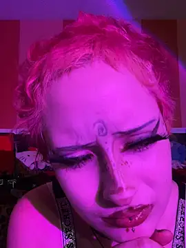 Snapshot of whimsicallylusty chatting on May 2026 10:06:01 PM whimsicallylusty online show from May 2026 10:06:01 PM