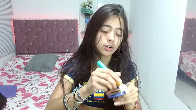 sofiacumgil online show from July 2026 12:53:01 PM