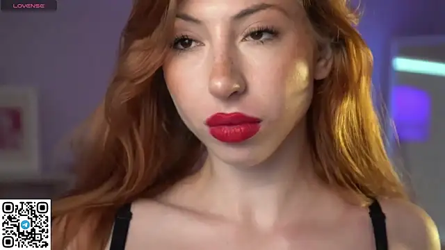Snapshot of Mia_Daddysgirl_ chatting on June 2026 08:35:02 AM Mia Daddysgirl online show from June 2026 08:35:02 AM