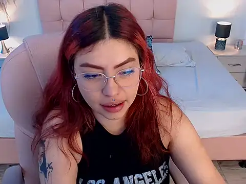 LilMoon  online show from June 2026 01:20:02 PM
