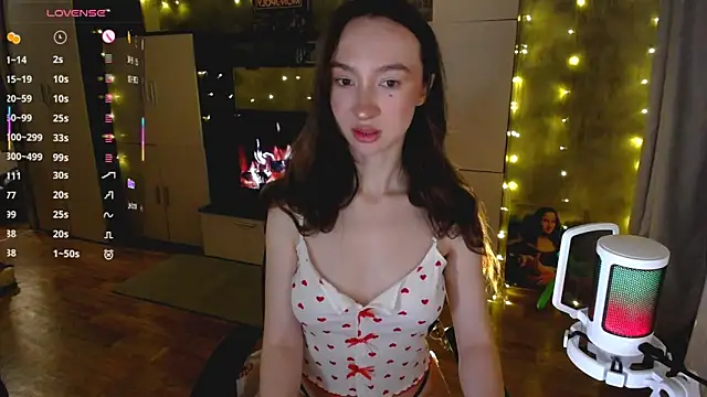 Maryana Ro online show from November 2025 04:51:01 PM