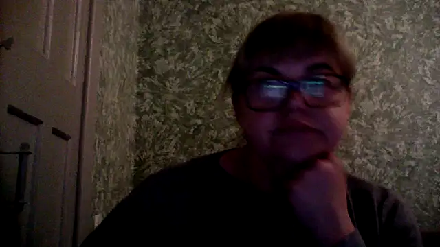 Snapshot of Empress211 chatting on May 2026 06:16:02 PM Empress211 online show from May 2026 06:16:02 PM