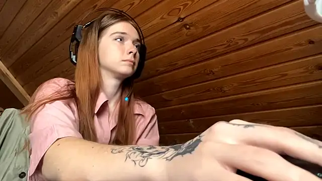 Snapshot of MariaLake chatting on July 2026 04:15:01 AM MariaLake online show from July 2026 04:15:01 AM