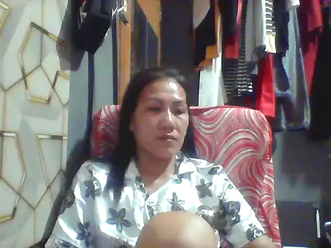 Snapshot of pinayheartaker chatting on May 2026 05:43:02 PM pinayheartaker online show from May 2026 05:43:02 PM
