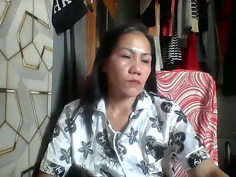 Snapshot of pinayheartaker chatting on May 2026 05:49:01 AM pinayheartaker online show from May 2026 05:49:01 AM