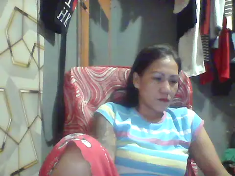 Snapshot of pinayheartaker chatting on June 2026 01:10:01 PM pinayheartaker online show from June 2026 01:10:01 PM