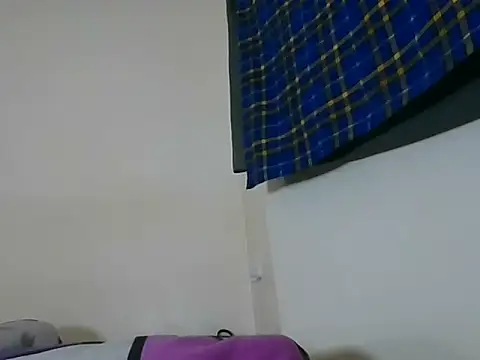 Snapshot of prettyqueenh chatting on May 2026 04:21:02 AM prettyqueenh online show from May 2026 04:21:02 AM