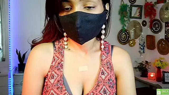 Snapshot of Yalinahotty chatting on June 2026 04:21:02 AM Yalinahotty online show from June 2026 04:21:02 AM