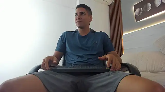 Snapshot of Mauro_boy chatting on June 2026 07:34:02 PM Mauro boy online show from June 2026 07:34:02 PM