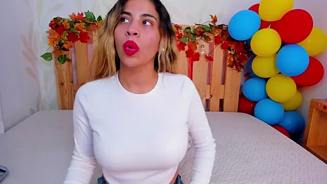 Snapshot of dayana_precious chatting on July 2026 09:10:01 PM dayana precious online show from July 2026 09:10:01 PM