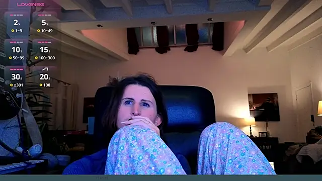 Snapshot of noellenoir chatting on June 2026 04:35:02 AM noellenoir online show from June 2026 04:35:02 AM